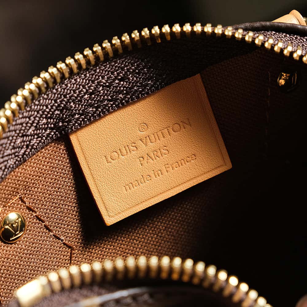 LV 𝐍𝐀𝐍𝐎 𝐒𝐏𝐄𝐄𝐃𝐘 𝐌𝐈𝐍𝐈芯片菱形跳动码枕头包系列 M81085