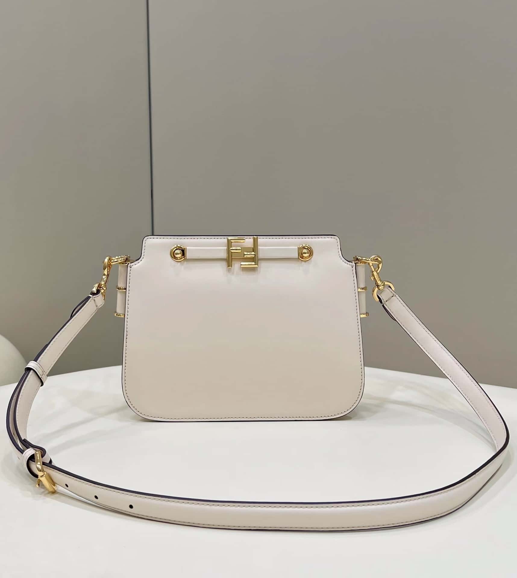 FENDI芬迪光滑小牛皮风琴肩背包8503-高仿包包