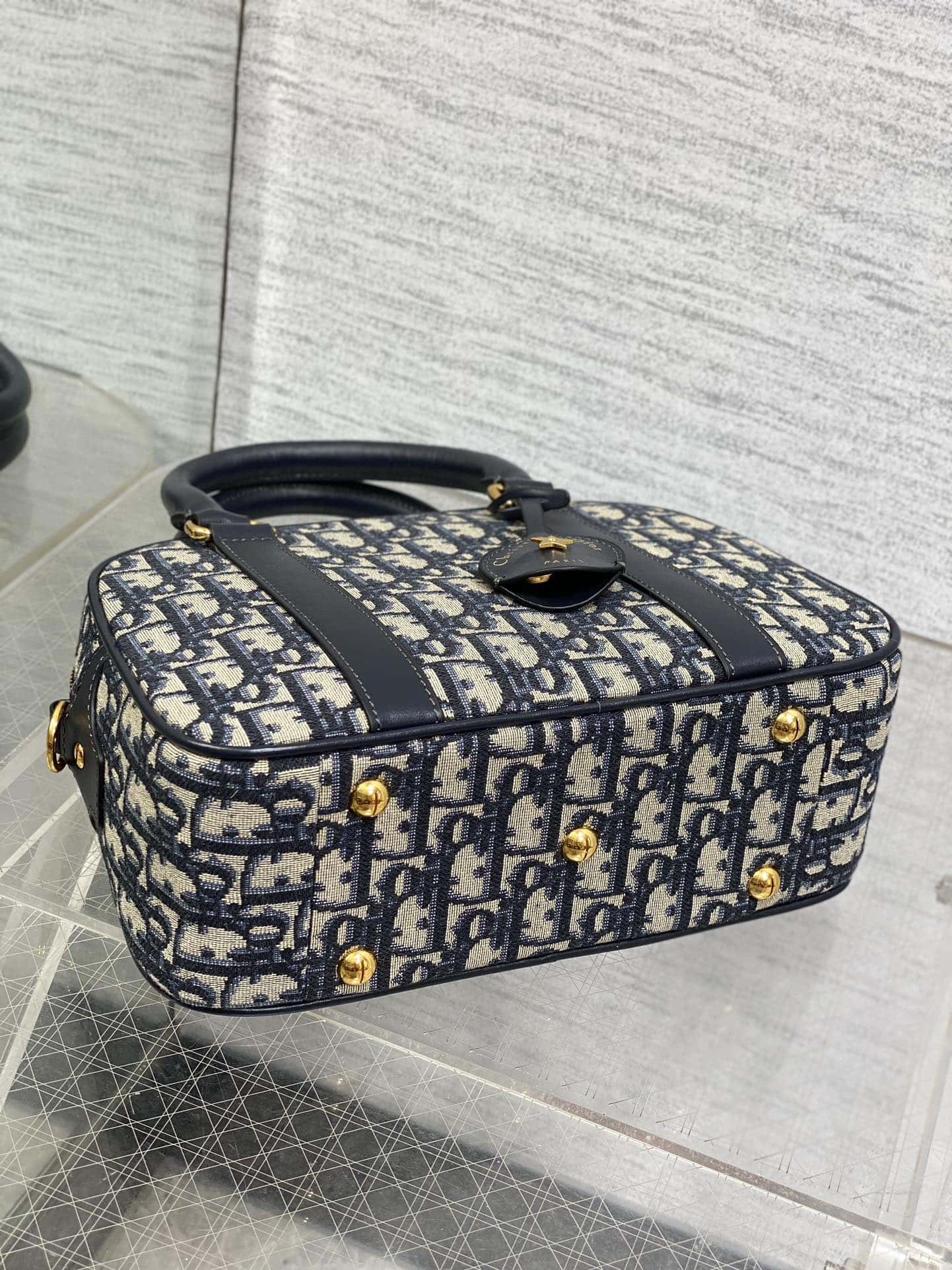 dior D-Vibe 保龄球包中号-高仿包包 dior D-Vibe 保龄球包中号-高仿包包
