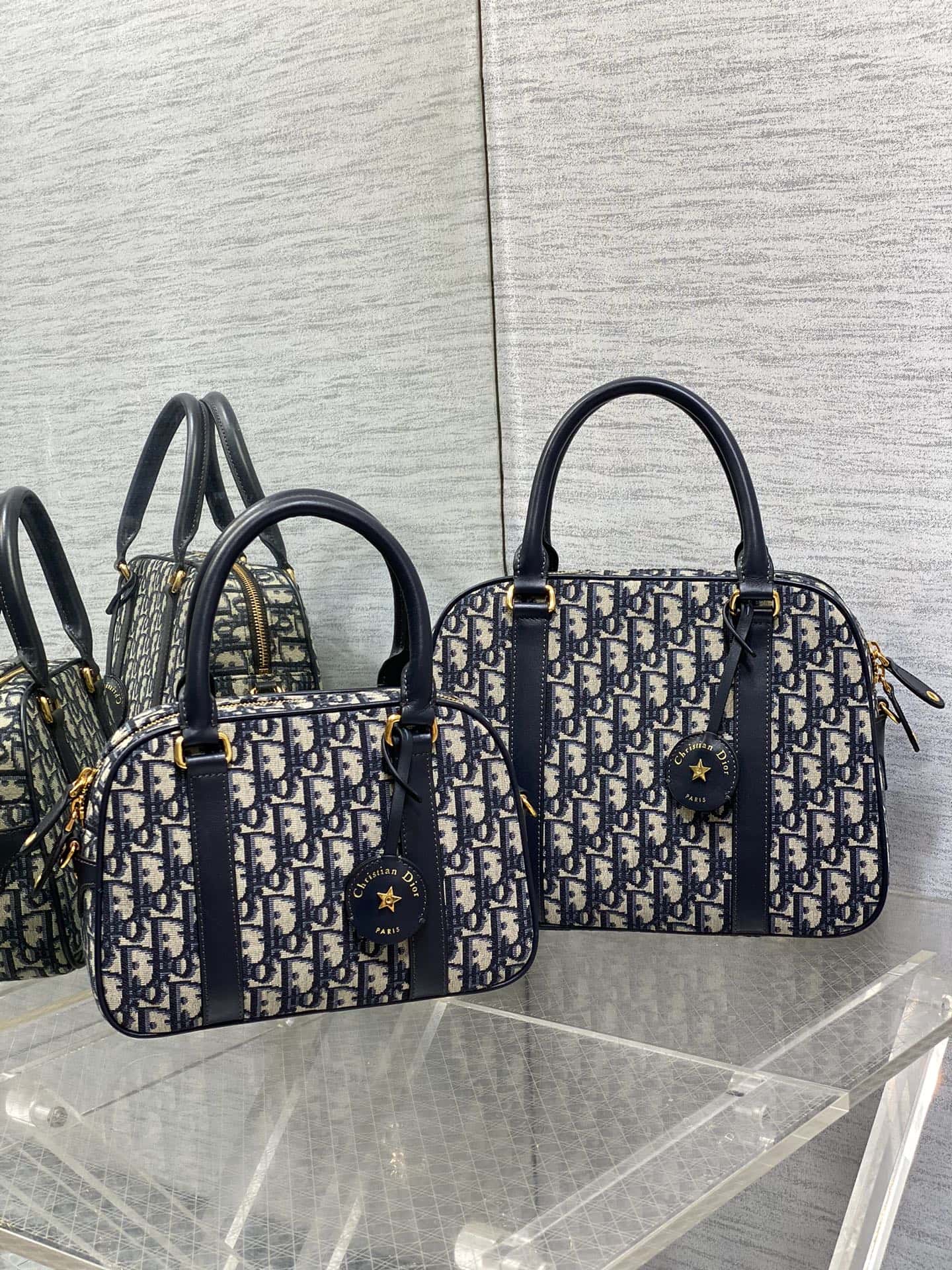 dior D-Vibe 保龄球包中号-高仿包包 dior D-Vibe 保龄球包中号-高仿包包