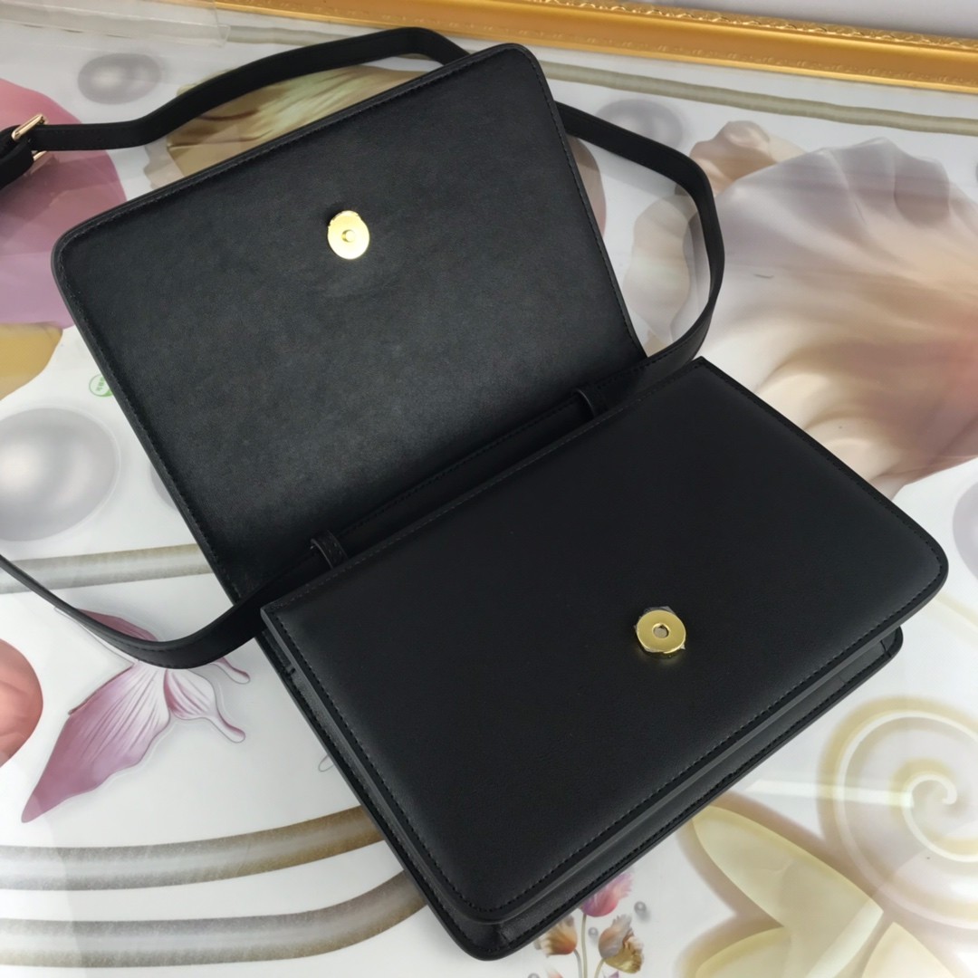 范思哲高仿包包哪里买?复古风LOGO单肩包 范思哲官网包包款式图片-高仿包包 范思哲高仿包包哪里买?复古风LOGO单肩包 范思哲官网包包款式图片-高仿包包