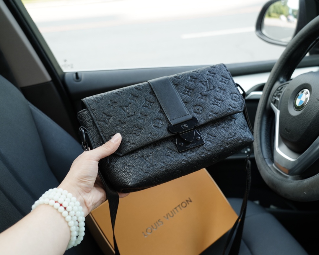 路易威登原单包 官网同步 高版本 斜挎单肩背包-高仿包包 路易威登原单包 官网同步 高版本 斜挎单肩背包-高仿包包