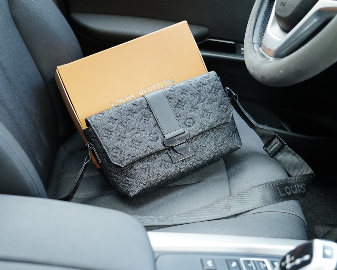 路易威登原单包 官网同步 高版本 斜挎单肩背包-高仿包包 路易威登原单包 官网同步 高版本 斜挎单肩背包-高仿包包