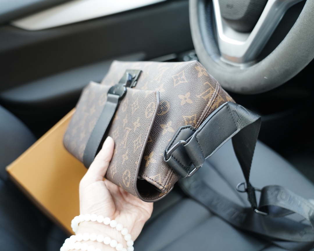 路易威登原單小牛皮 官網同步 高版本 斜挎單肩高仿背包-高仿包包