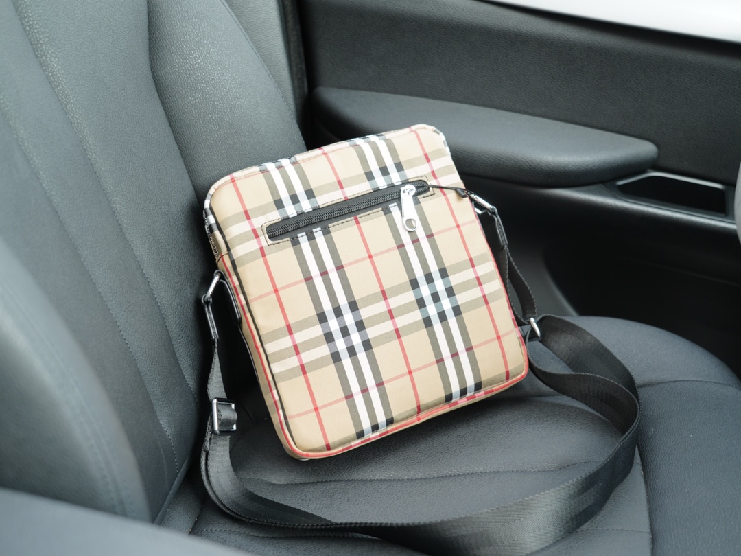 巴宝莉高仿包 官网同步 高版本 斜挎单肩背包纯原单布料-高仿包包