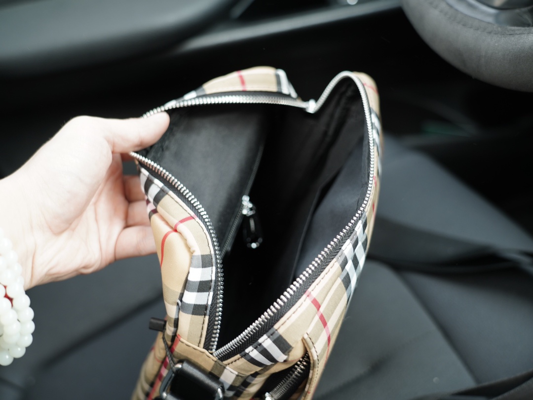 巴宝莉高仿包 官网同步 高版本 斜挎单肩背包纯原单布料-高仿包包