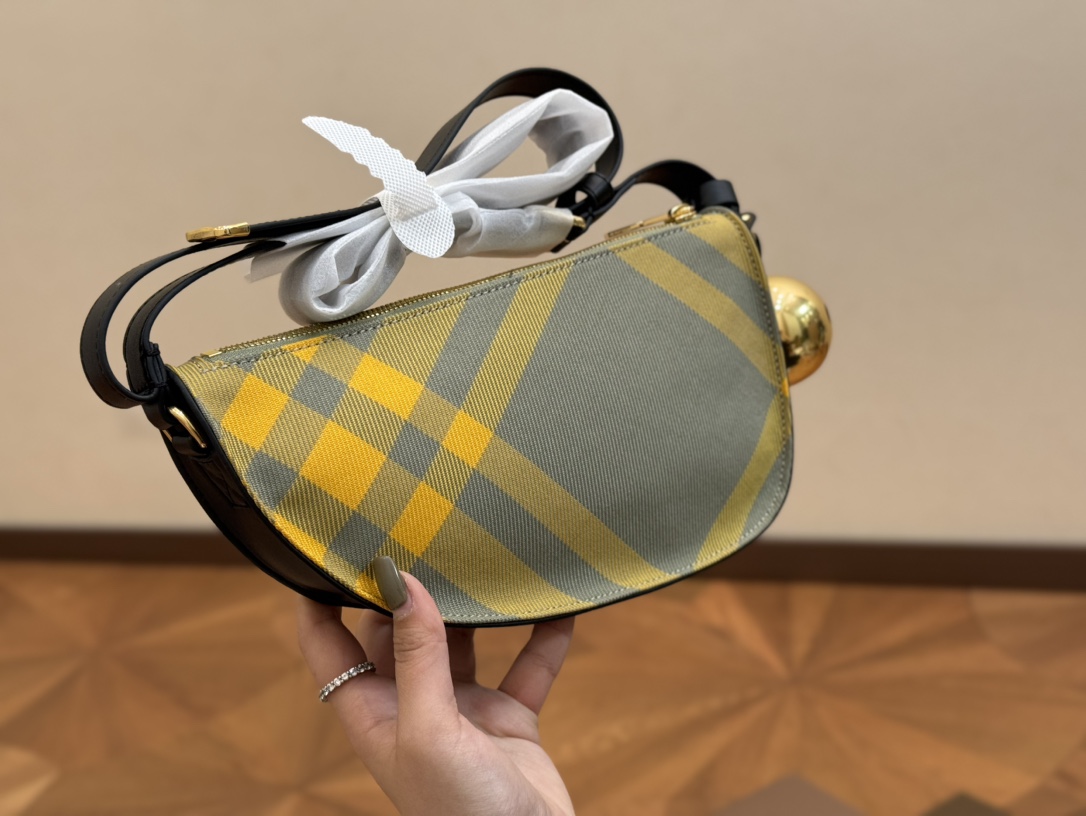 巴宝莉复古腋下原单包经典格纹百搭气场-高仿包包