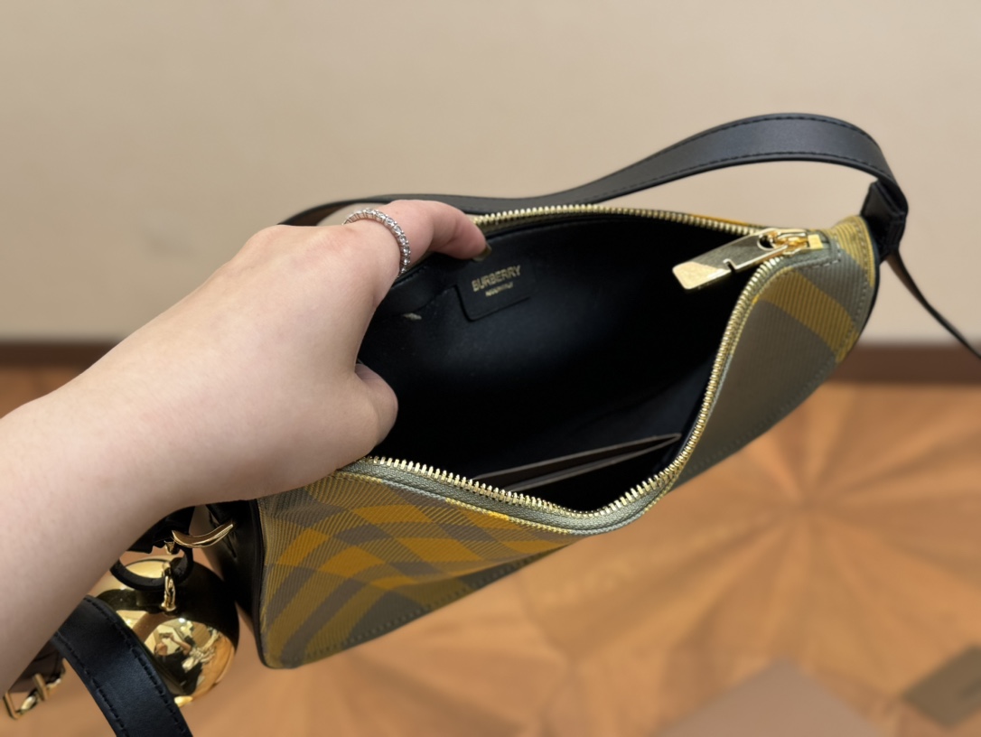 巴宝莉复古腋下原单包经典格纹百搭气场-高仿包包