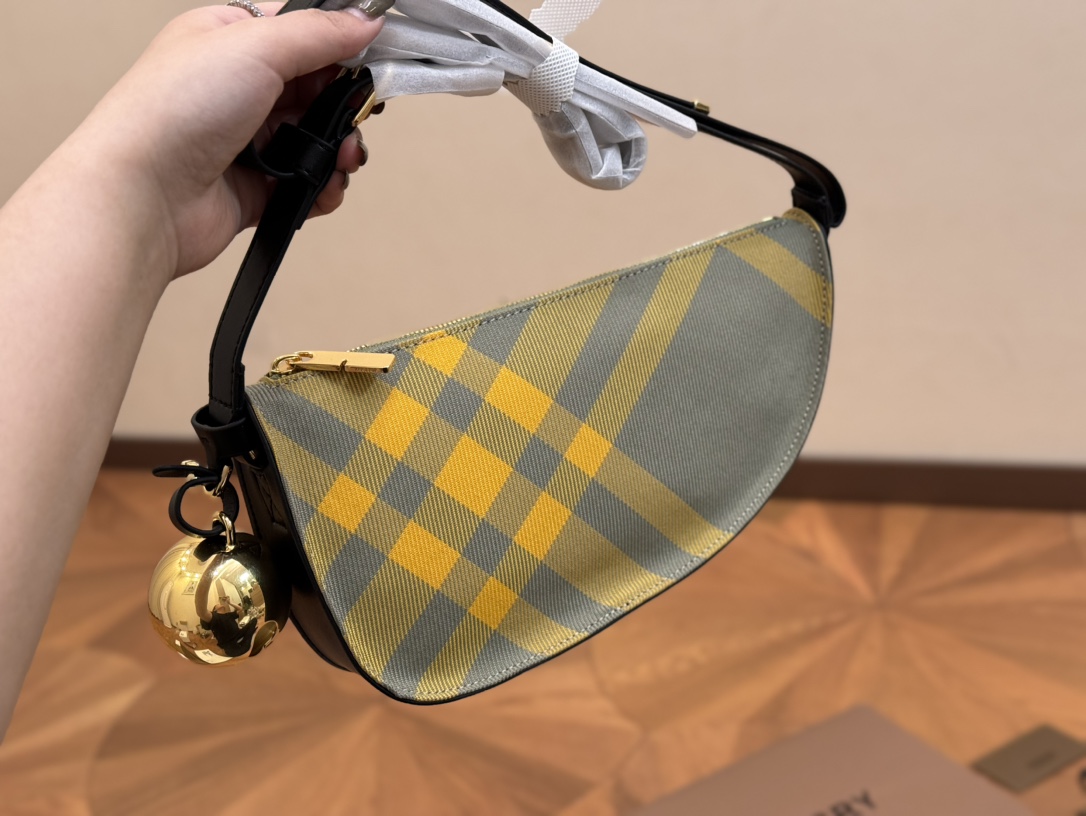 巴宝莉复古腋下原单包经典格纹百搭气场-高仿包包