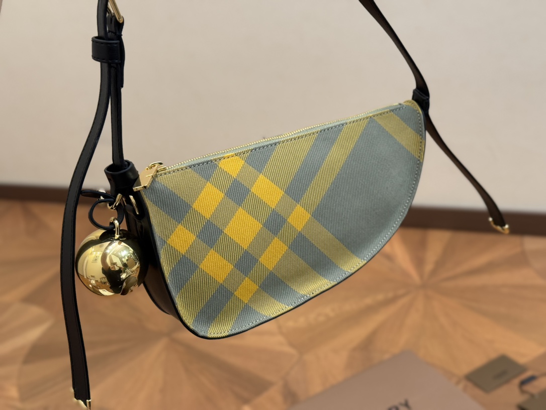 巴宝莉复古腋下原单包经典格纹百搭气场-高仿包包