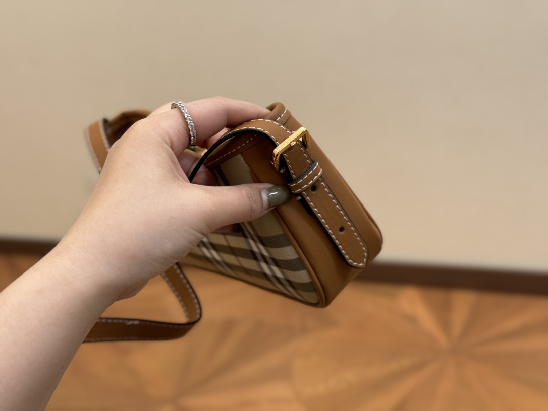 顶级原单包巴宝莉复古腋下包 被时髦住了狠狠爱了-高仿包包