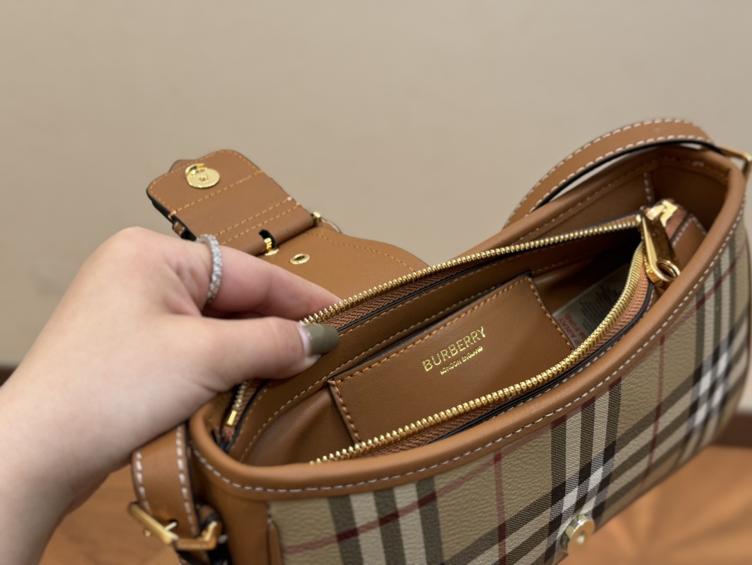 顶级原单包巴宝莉复古腋下包 被时髦住了狠狠爱了-高仿包包