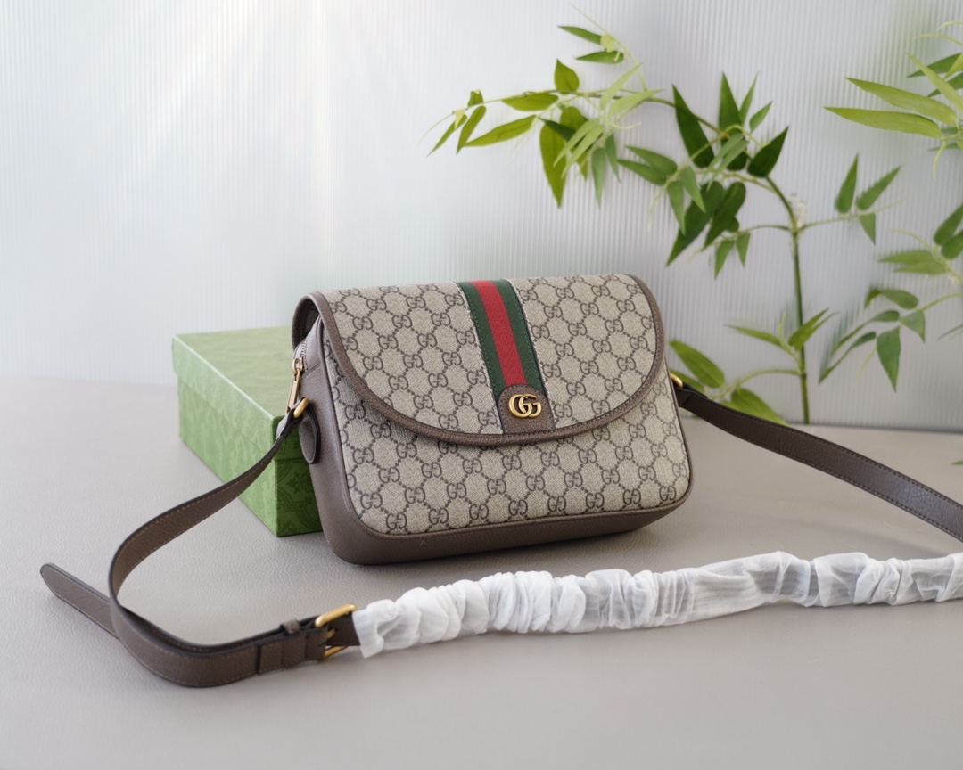 GUCCI最爱的款式古驰一比一高仿包肩背包顶级五金制作-高仿包包 GUCCI最爱的款式古驰一比一高仿包肩背包顶级五金制作-高仿包包