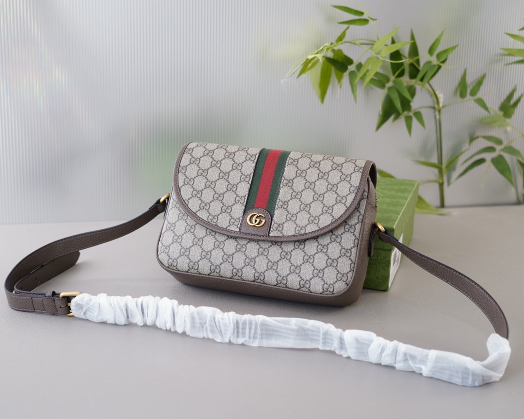 GUCCI最爱的款式古驰一比一高仿包肩背包顶级五金制作-高仿包包 GUCCI最爱的款式古驰一比一高仿包肩背包顶级五金制作-高仿包包