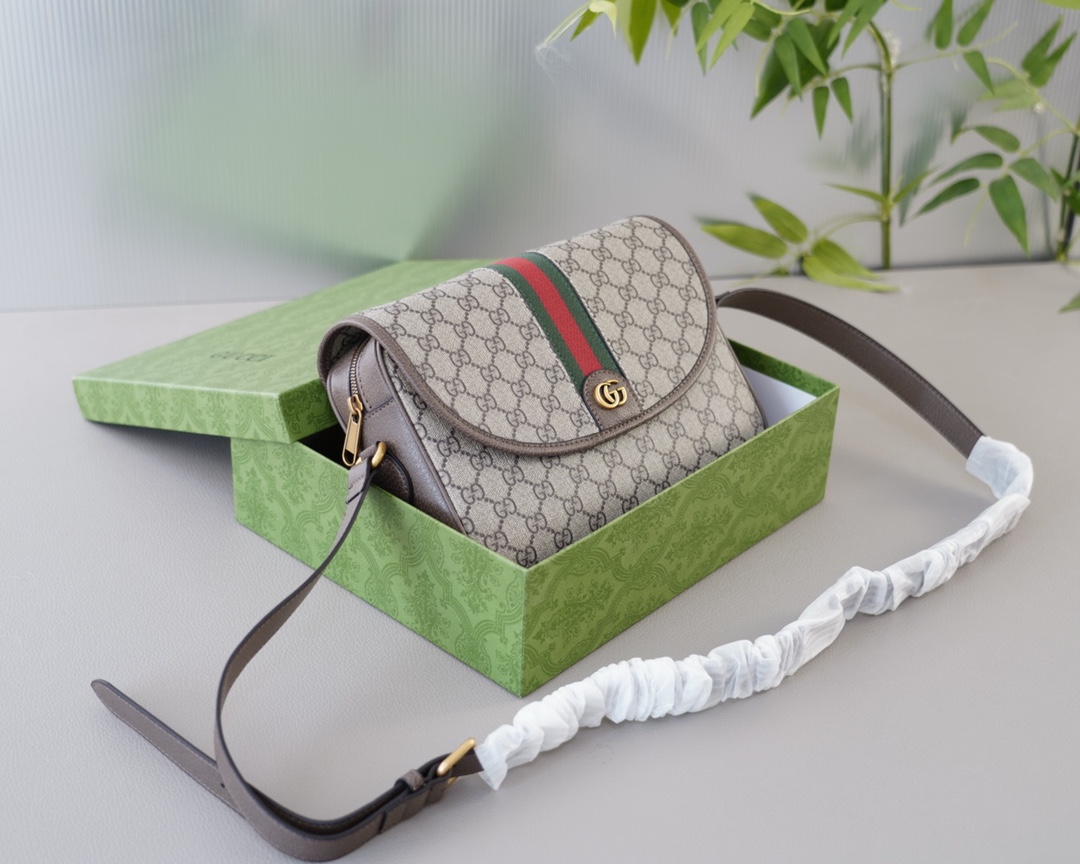 GUCCI最爱的款式古驰一比一高仿包肩背包顶级五金制作-高仿包包 GUCCI最爱的款式古驰一比一高仿包肩背包顶级五金制作-高仿包包