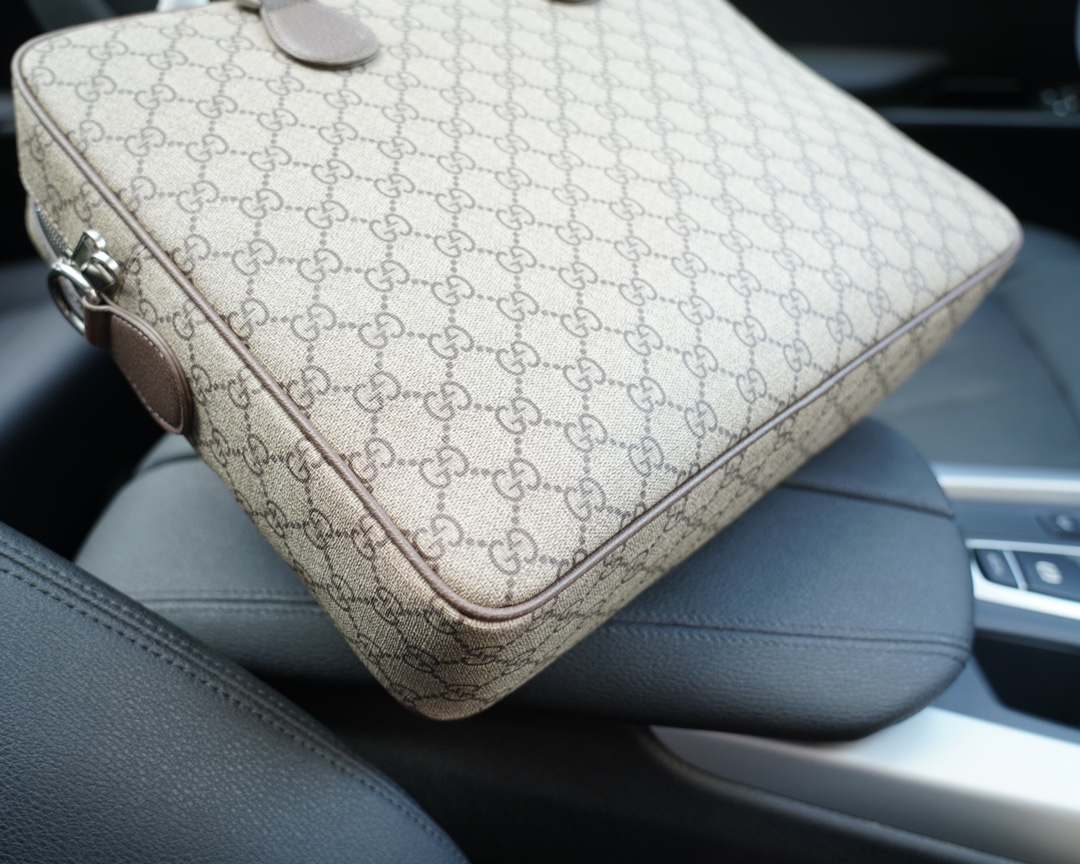 古驰原单小牛皮材质 官网同步 高版本 公文斜挎手提背包-高仿包包