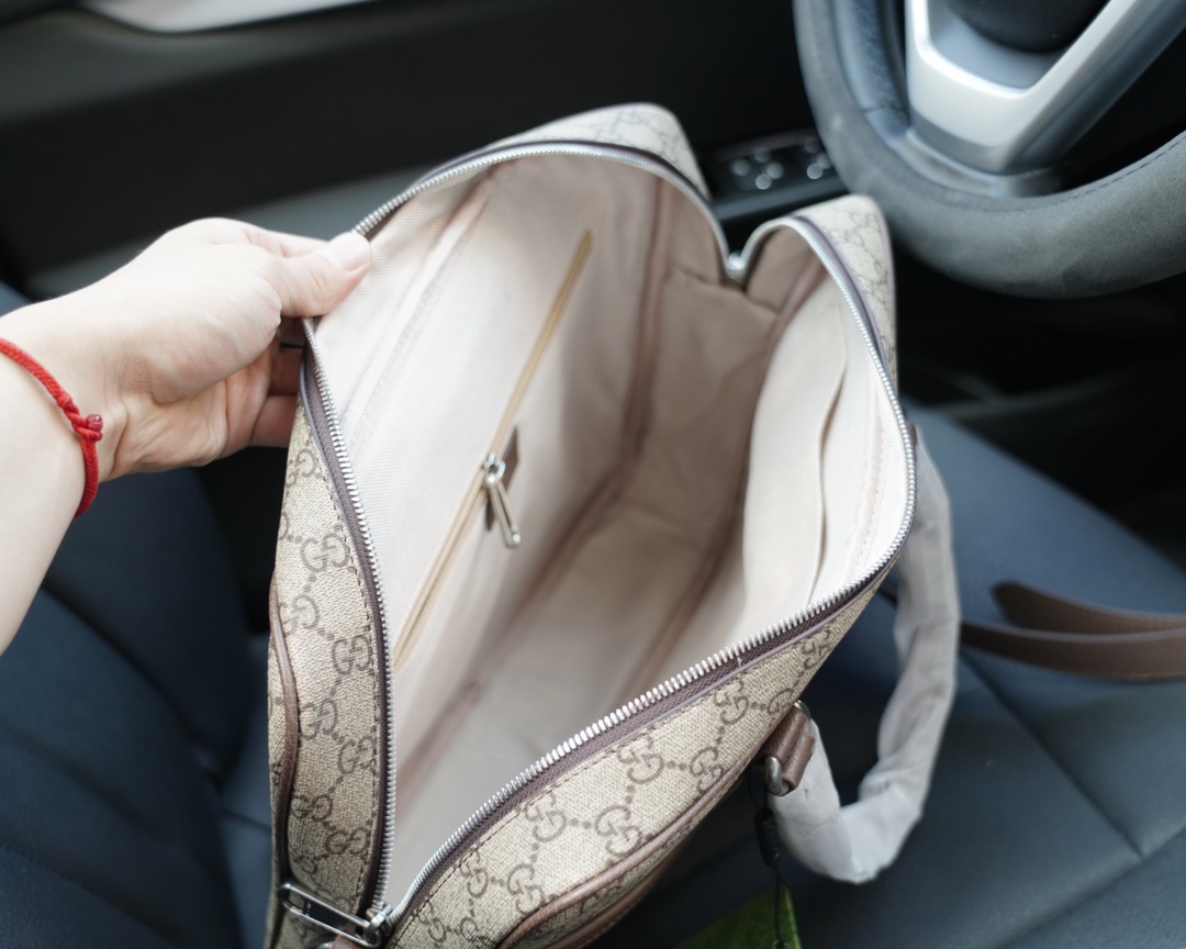 古驰原单小牛皮材质 官网同步 高版本 公文斜挎手提背包-高仿包包