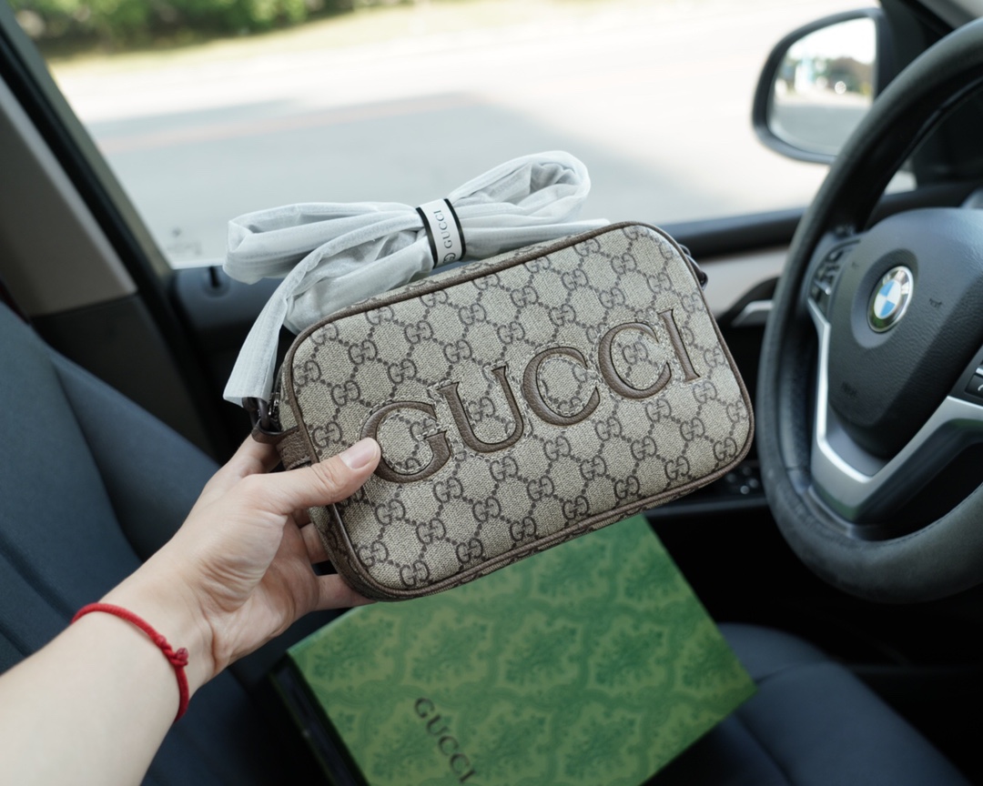 高仿包古驰 永恒不过时的标志性产品实拍 实用性非常高-高仿包包 高仿包古驰 永恒不过时的标志性产品实拍 实用性非常高-高仿包包