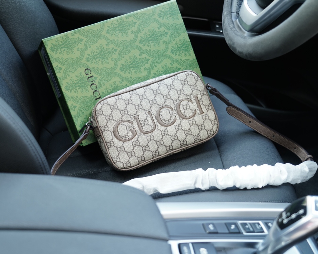 高仿包古驰 永恒不过时的标志性产品实拍 实用性非常高-高仿包包 高仿包古驰 永恒不过时的标志性产品实拍 实用性非常高-高仿包包