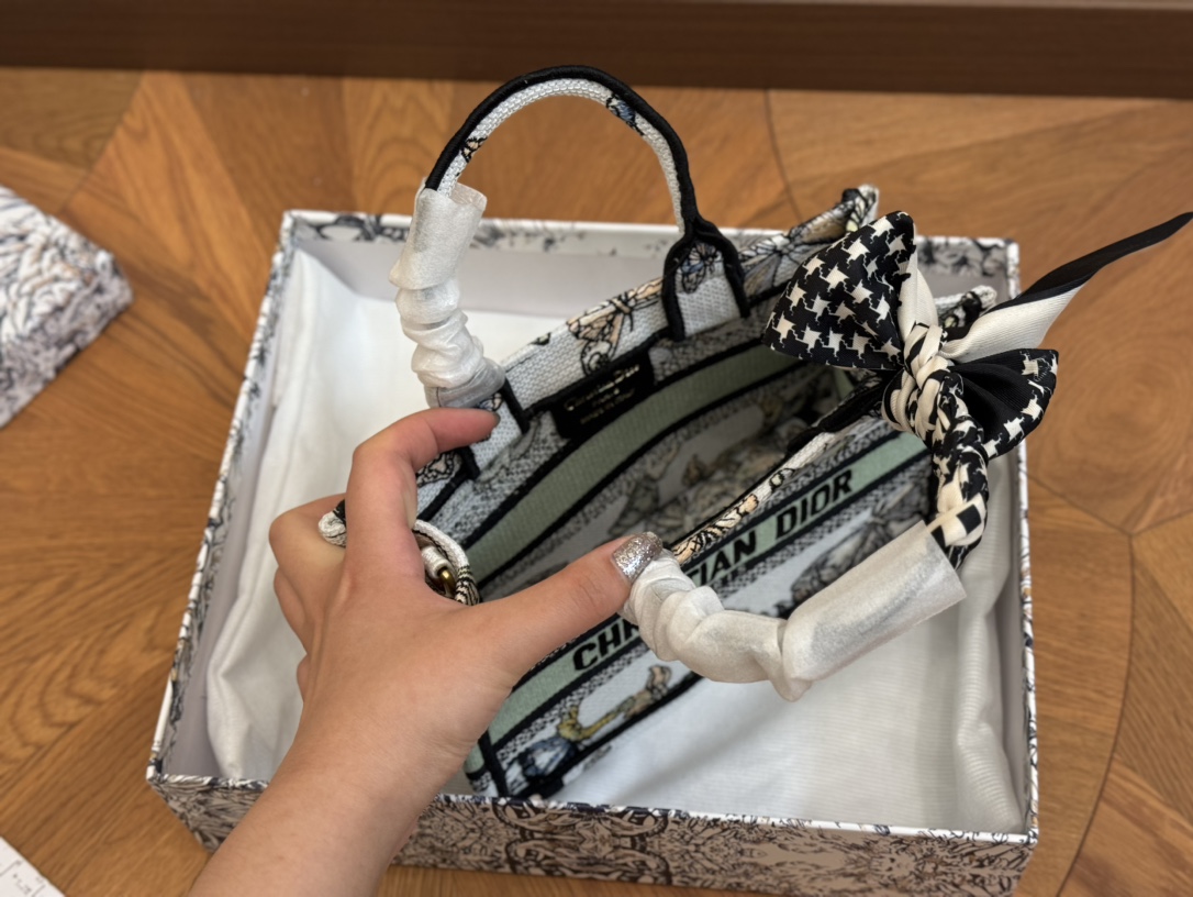 迪奥高仿包新版配肩带 Dior 原版布提花购物袋-高仿包包
