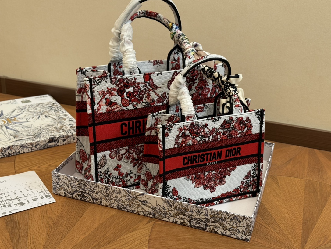 Dior 原版布提花 Dior book tot迪奥一比一高仿购物袋-高仿包包