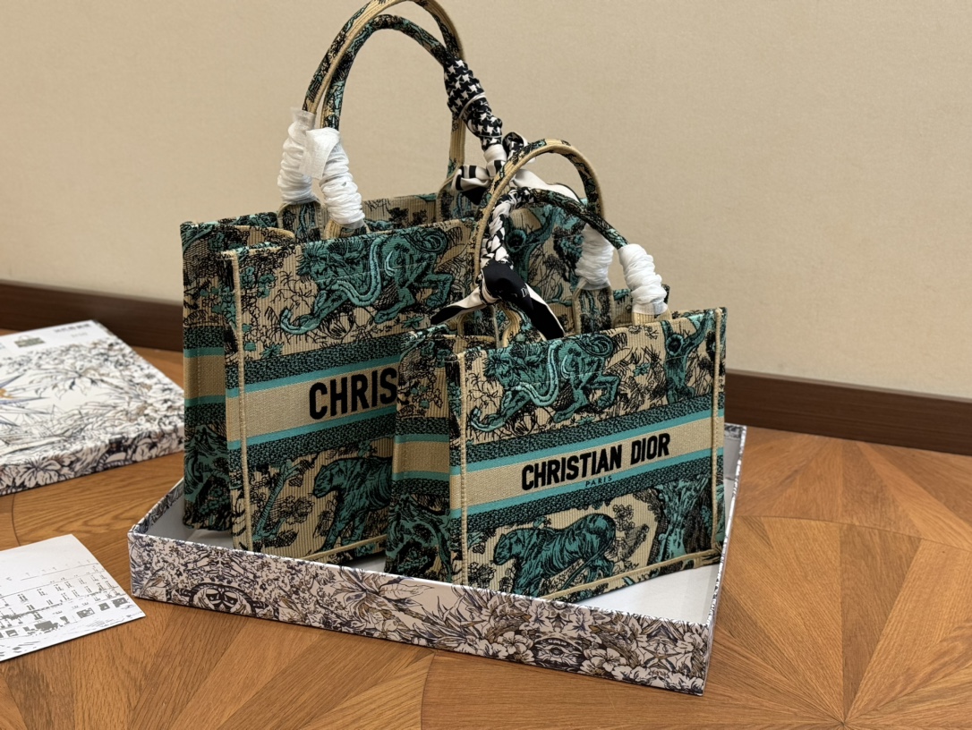 迪奥配礼盒丝巾 Dior 原版布提花顶级原单包购物袋-高仿包包