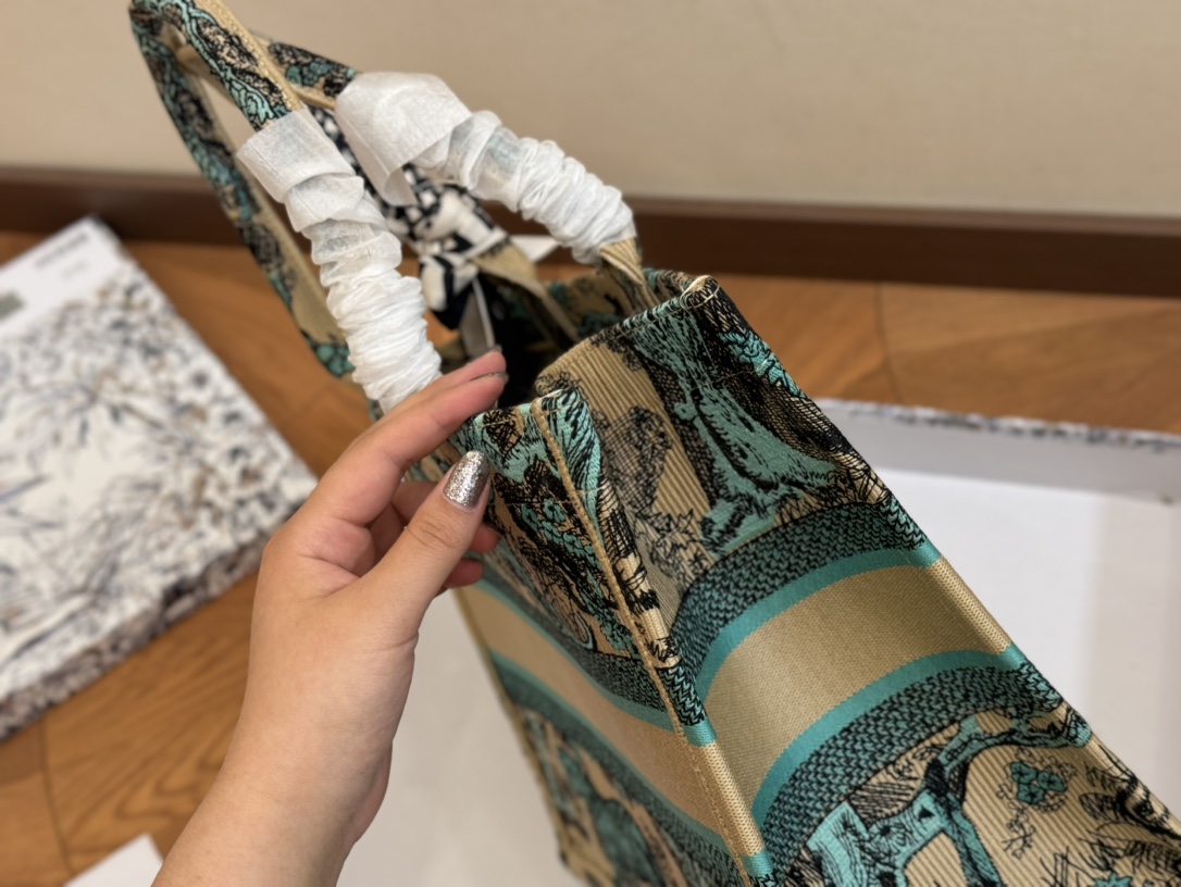 迪奥配礼盒丝巾 Dior 原版布提花顶级原单包购物袋-高仿包包